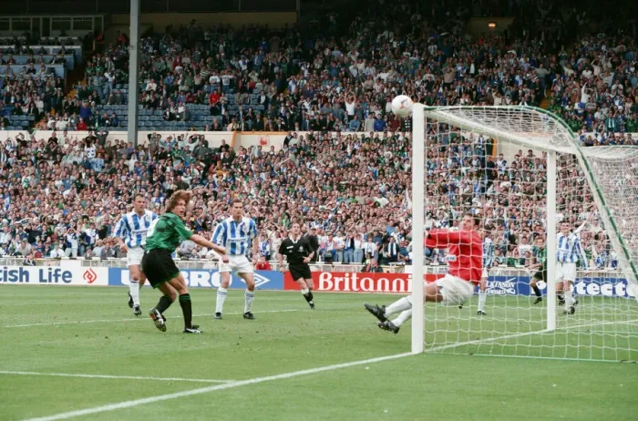 Framed Print : The 1995 Football League Second Division play-off final Framed Print : The 1995 Football League Second Division play-off final
