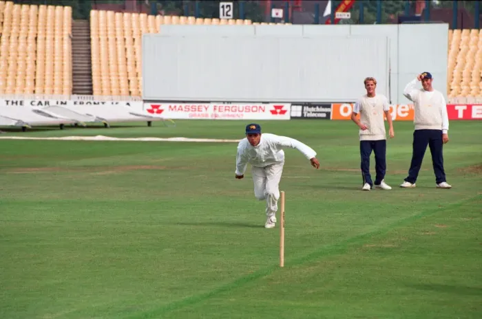 Framed Print : The Under 19s Cricket team at Warwickshire. Anurag Singh trains with the team