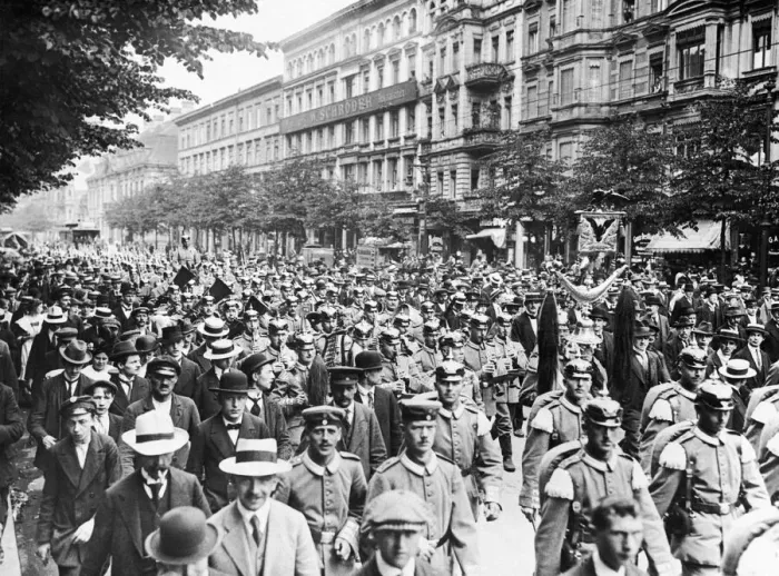 Framed Print : On 2 August 1914, the day of German mobilization young, enthusiastic Germans take to