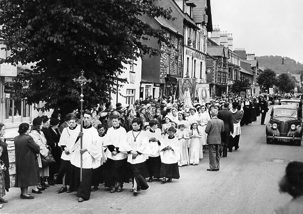 Over 20, 000 pilgrims from England, Wales and Ireland Congregate at Bala in Wales for