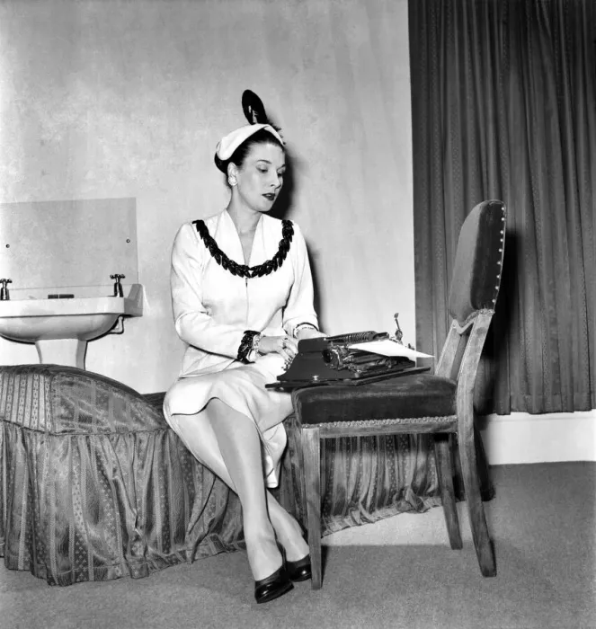 Framed Print : 20 years old Sheila Bradley, the new star of Call me Madam Framed Print : 20 years old Sheila Bradley, the new star of Call me Madam