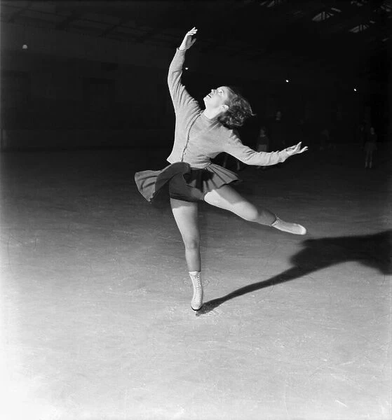 Under 21 Club. Sheila Dale - Skater. October 1952 C5049