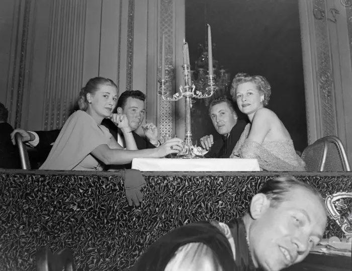 Framed Print : 21 Room'Londons new and lavish night club, 1949 Hy Hazell Framed Print : 21 Room'Londons new and lavish night club, 1949 Hy Hazell