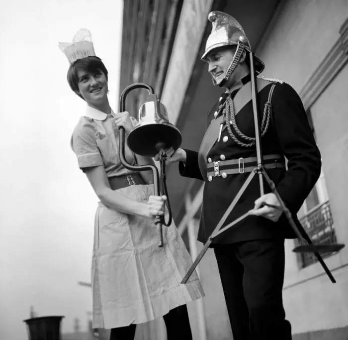 Framed Print : 21 year old nurse, Angela Wyatt from St. Thomass hospital went to the London fire