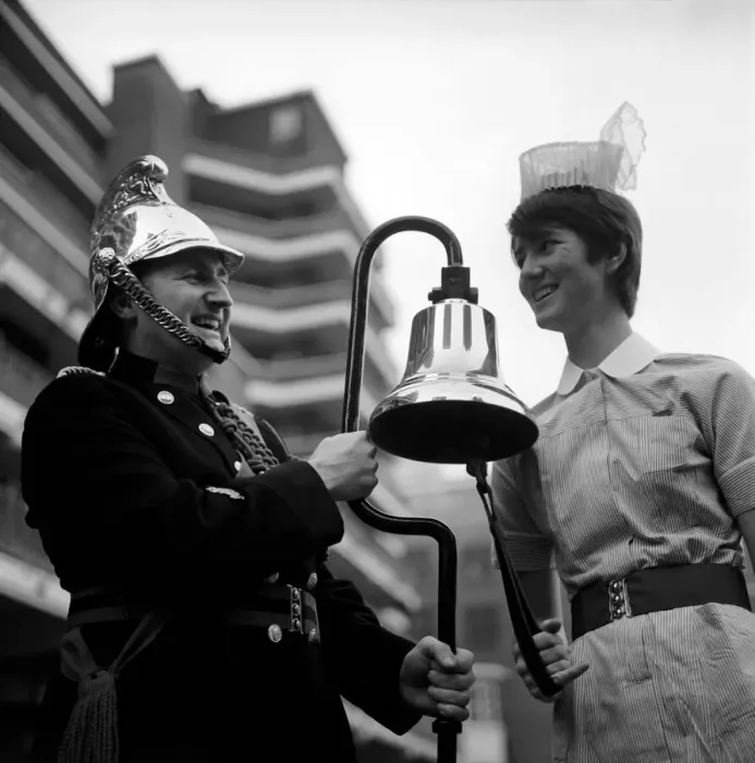 Framed Print : 21 year old nurse, Angela Wyatt from St. Thomass hospital went to the London fire
