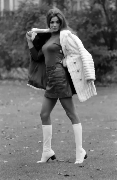 Framed Print : 23 year old Angie Grant plays the part of Cynthia, the girl who seduces Donald Pleasance