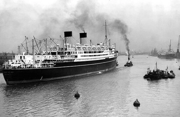 The 27, 000 tons motor liner ship the Dominion Monarch entering the River Tyne