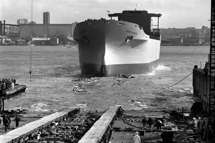 Framed Print : The 29, 000 ton bulk carrier Star Acadia was launched at Cammell Lairds shipbuilding yard