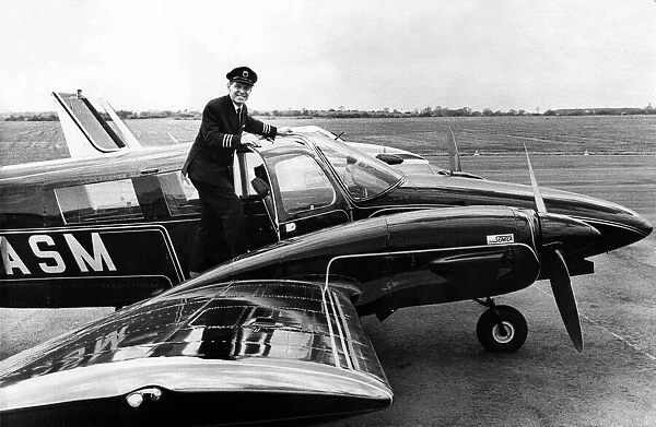 A 35, 000 Piper Seneca charter aircraft, which was painted all black with gold lines