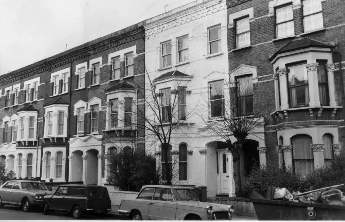 Framed Print : 43 Chesilton Rd (White House) Fulham, thought to be the property involved in Framed Print : 43 Chesilton Rd (White House) Fulham, thought to be the property involved in