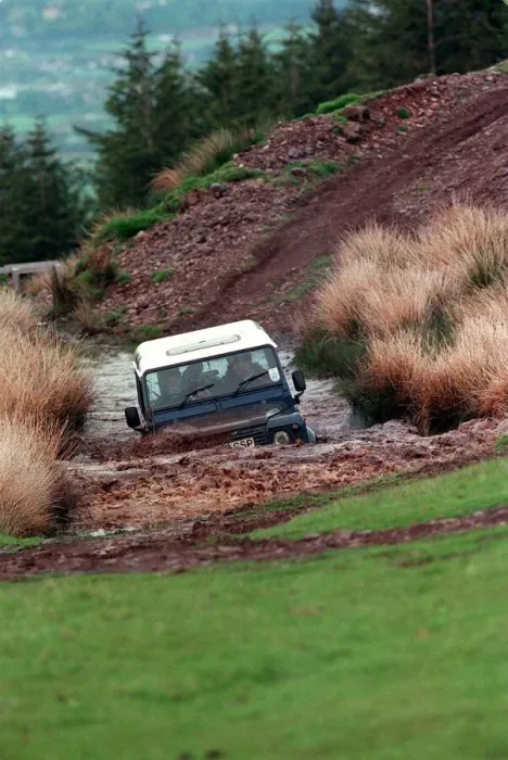 Framed Print : 4X4 OFF ROAD INSTRUCTION FOR ROAD RECORD LAND ROVER DEFENDER WADING THROUGH RIVER Framed Print : 4X4 OFF ROAD INSTRUCTION FOR ROAD RECORD LAND ROVER DEFENDER WADING THROUGH RIVER