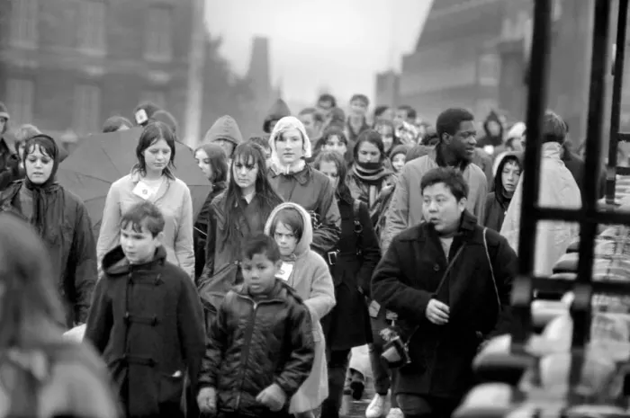 Framed Print : The 5th London Bridges Walk organised by the British Council for Rehabilitation of