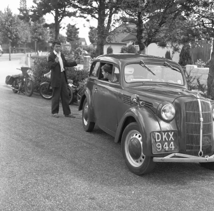 Framed Print : 6th Form pupils of Bournemouth Grammar School seen here parking the car after driving to