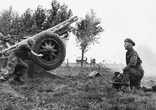 A 7. 2 inch Howitzer of a Heavy Battery of the Royal Artillery in action at Routot against