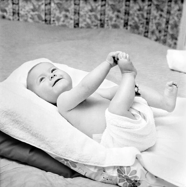 7 month old baby January 75-00018-001