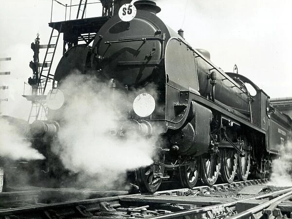 752 Locomotive of the Southern Railway leaving Waterloo Station. c. 1950