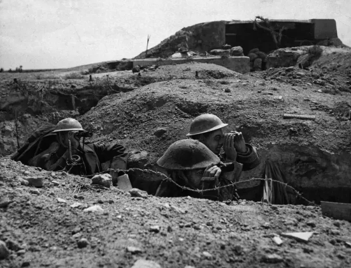 Framed Print : The 8th Army do it again. Entire Mareth defences taken. Picture shows Framed Print : The 8th Army do it again. Entire Mareth defences taken. Picture shows
