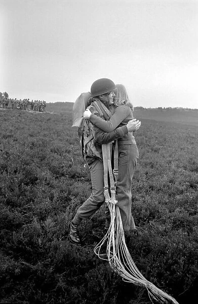 9th Independent Parachute Squadron with wife after drop. February 1975 75-00893-011