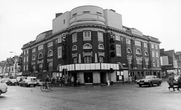 Framed Print : ABC Cinema, 143 Linthorpe Road, Middlesbrough, 22nd December 1983 Framed Print : ABC Cinema, 143 Linthorpe Road, Middlesbrough, 22nd December 1983