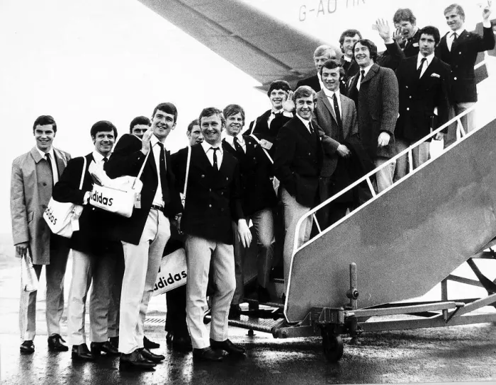 Framed Print : The Aberdeen Football team fly out from Dyce Airport to Hungary to play Honved in