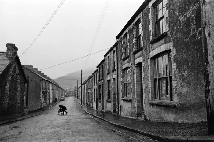 Framed Print : Abertillery, the largest town of the Ebbw Fach valley in what was the historic county of Framed Print : Abertillery, the largest town of the Ebbw Fach valley in what was the historic county of