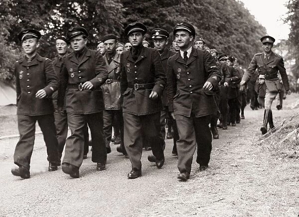 ABWW2 - 16 Czech pilots who escaped from France are now safely in England to carry