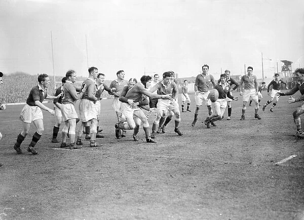Action from the 1953 Five Nations Match between Wales and Irland at the St Helens Ground