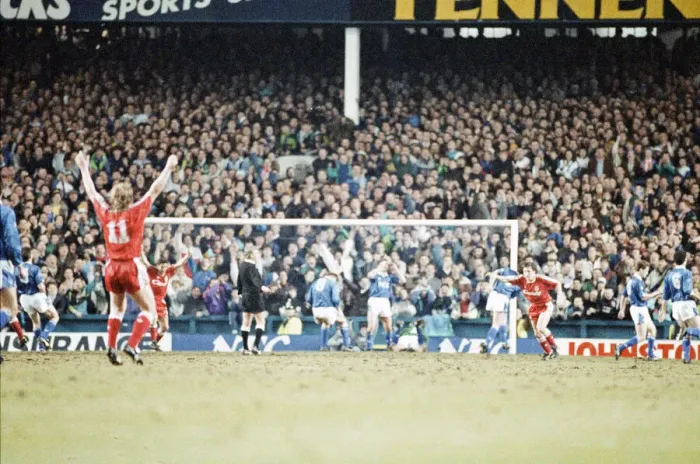 Framed Print : Action from the FA cup fourth round match replay between Everton