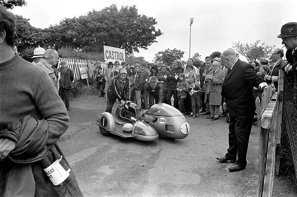 Action. Motorsport. I. O. M. T. T. Racing. 500cc side event in progress. June 1971 71-12091