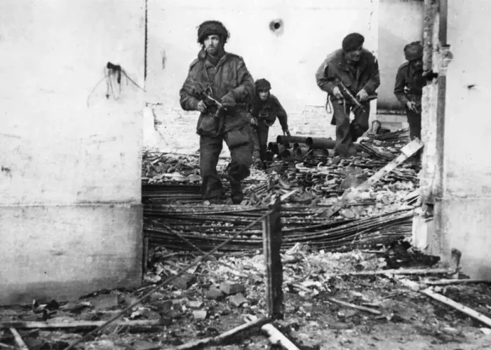 Framed Print : Action picture of British Airborne Forces in Holland. (Picture Framed Print : Action picture of British Airborne Forces in Holland. (Picture
