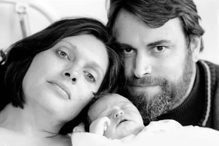 Framed Print : Actor Brian Blessed, wife and baby. April 1975 S75-1995-001 Framed Print : Actor Brian Blessed, wife and baby. April 1975 S75-1995-001
