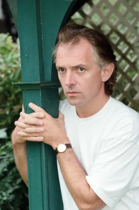 Framed Print : Actor and comedian, Rik Mayall, pictured at home four months after his horrific quad bike Framed Print : Actor and comedian, Rik Mayall, pictured at home four months after his horrific quad bike
