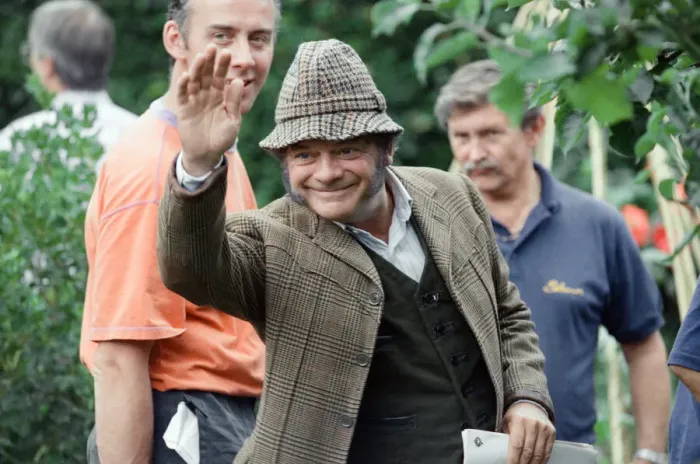 Framed Print : Actor David Jason pictured during the filming of The Darling Buds of May Framed Print : Actor David Jason pictured during the filming of The Darling Buds of May