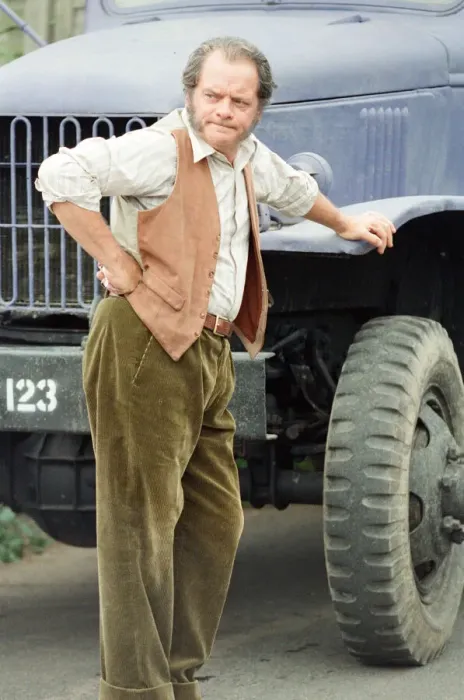 Framed Print : Actor David Jason pictured during the filming of The Darling Buds of May Framed Print : Actor David Jason pictured during the filming of The Darling Buds of May