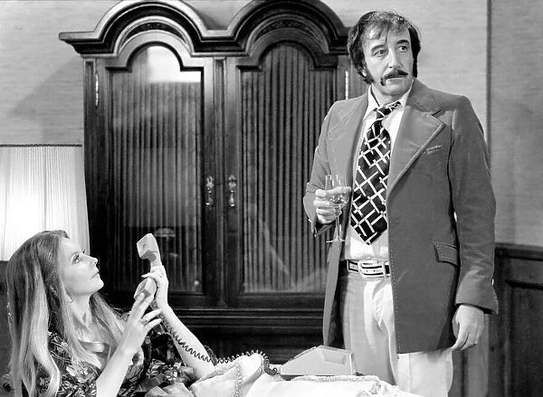 Actor  /  Humour  /  comedy. Peter Sellers filming 'Pink Panther'