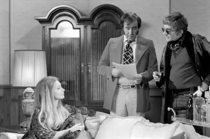 Framed Print : Actor  /  Humour  /  comedy. Peter sellers filming Pink Panther