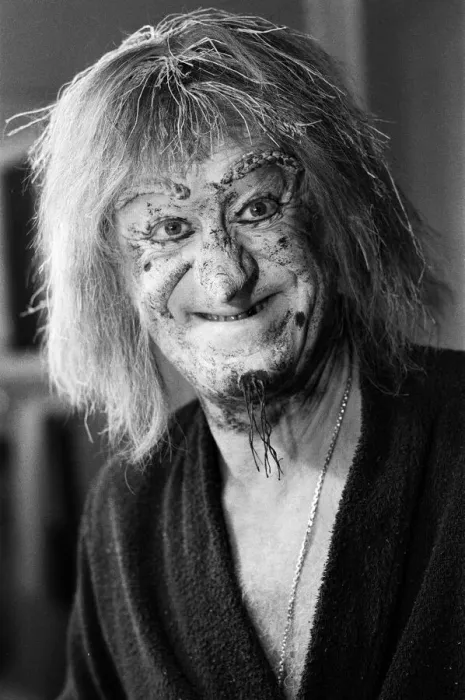 Framed Print : Actor John Pertwee in the dressing room being made up for his role as Wurzel Gummidge in Framed Print : Actor John Pertwee in the dressing room being made up for his role as Wurzel Gummidge in