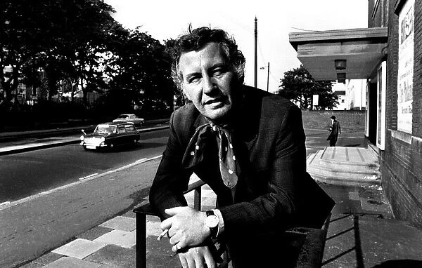 Actor and former journalist Alan Browning visting Newcastle. 13  /  06  /  71