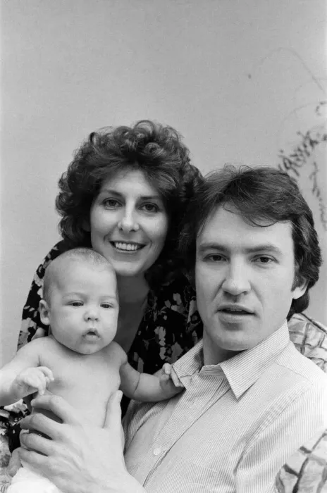 Framed Print : Actor Larry Lamb with his wife Linda and three month old son George. 15th March 1980 Framed Print : Actor Larry Lamb with his wife Linda and three month old son George. 15th March 1980