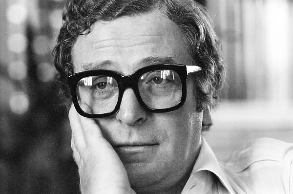 Actor Michael Caine gives an interview to a Sunday Mirror journalist
