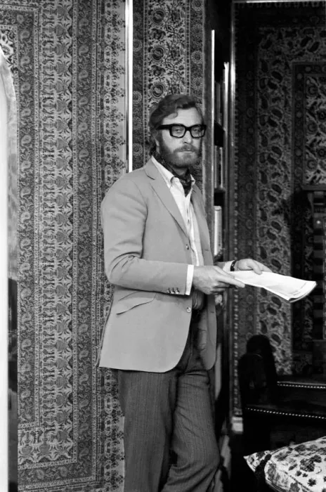 Framed Print : Actor Michael Caine pictured at his home in Grosvenor Square Framed Print : Actor Michael Caine pictured at his home in Grosvenor Square