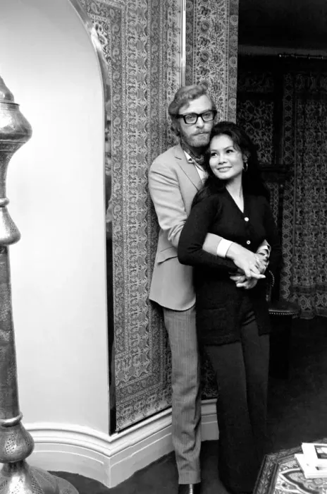 Framed Print : Actor Michael Caine pictured at his home in Grosvenor Square