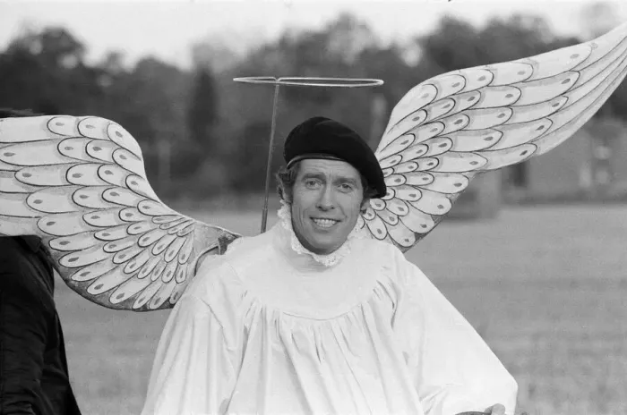 Framed Print : Actor Michael Crawford pictured during filming of a Christmas special of the BBC Framed Print : Actor Michael Crawford pictured during filming of a Christmas special of the BBC