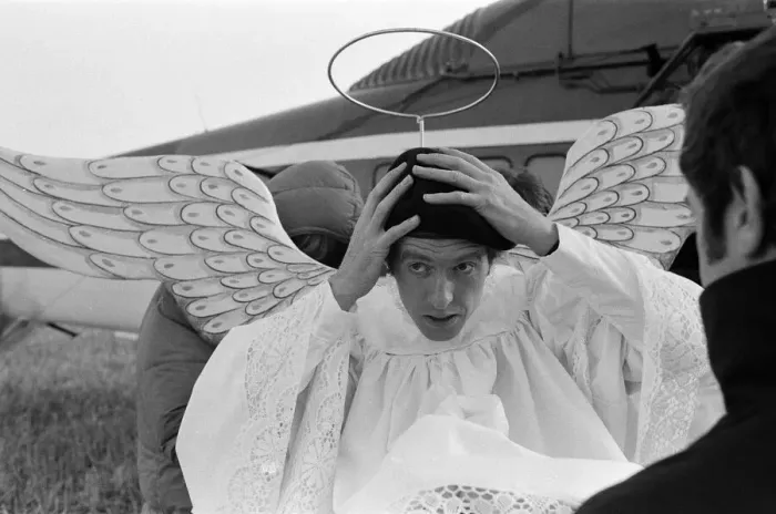 Framed Print : Actor Michael Crawford pictured during filming of a Christmas special of the BBC Framed Print : Actor Michael Crawford pictured during filming of a Christmas special of the BBC