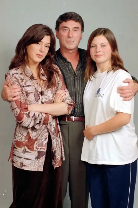 Framed Print : Actor Bill Murray from TV show The Bill poses with his two daughters Liz Framed Print : Actor Bill Murray from TV show The Bill poses with his two daughters Liz