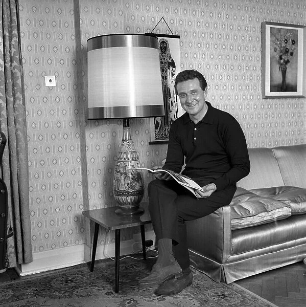 Actor Patrick McNee seen here at home. 1960 A999-006