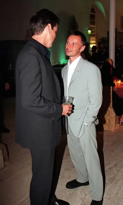 Framed Print : Actor Pierce Brosnan August 1999 with Robert Carlyle at the premiere party in Framed Print : Actor Pierce Brosnan August 1999 with Robert Carlyle at the premiere party in