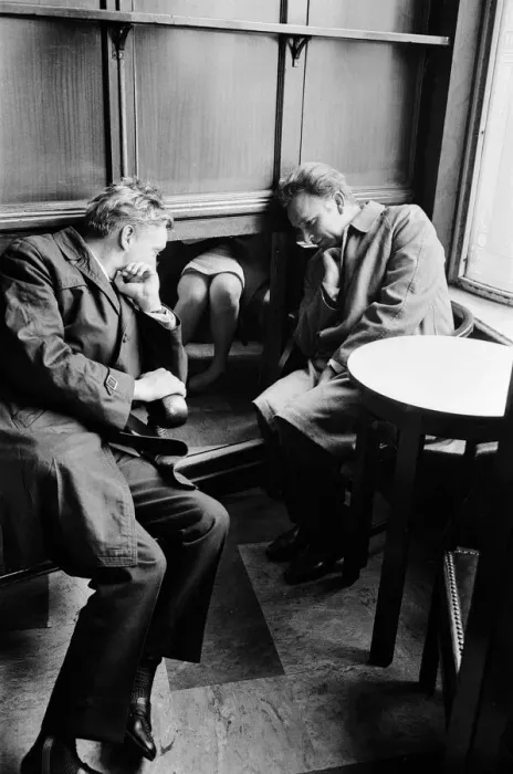 Framed Print : Actor Richard Burton pictured in a London pub during the filming of Framed Print : Actor Richard Burton pictured in a London pub during the filming of