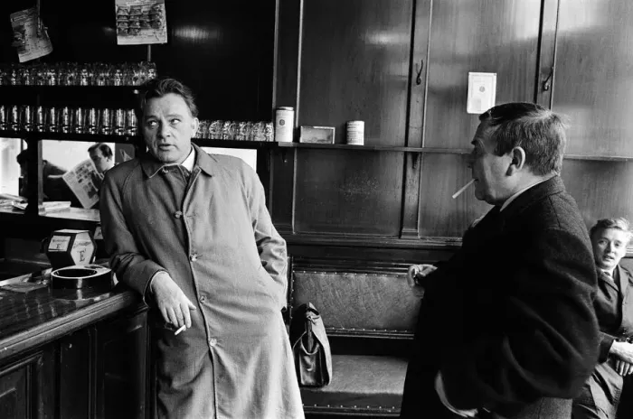 Framed Print : Actor Richard Burton pictured in a London pub during the filming of Framed Print : Actor Richard Burton pictured in a London pub during the filming of