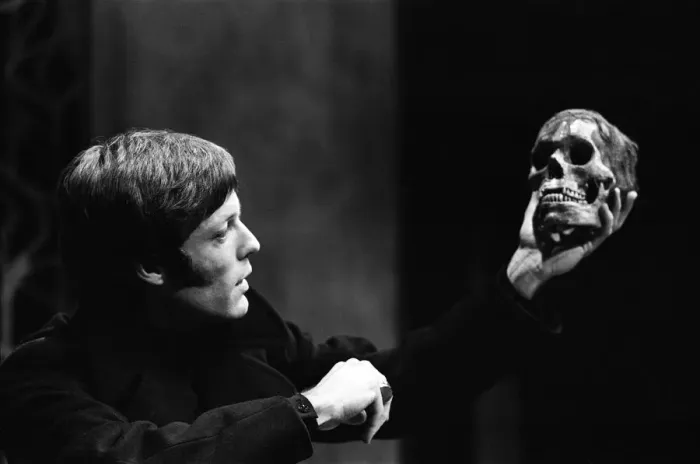 Framed Print : Actor Richard Chamberlain in the role of Hamlet at the Birmingham Repertory Theatre Framed Print : Actor Richard Chamberlain in the role of Hamlet at the Birmingham Repertory Theatre